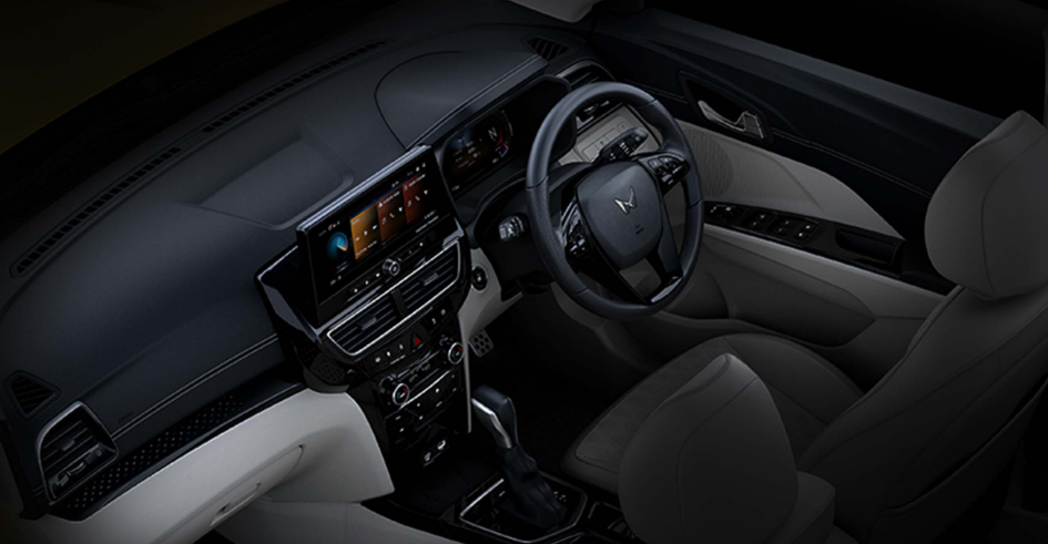 Mahindra Xuv 3Xo Mx1